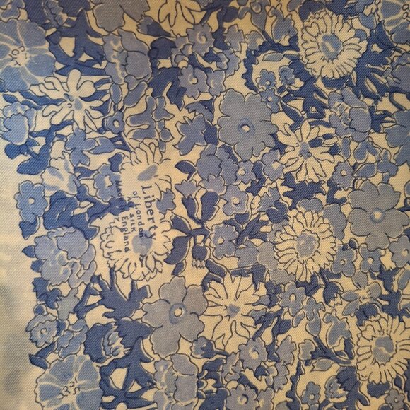 Liberty Vintage Silk Squares-4 - Picture 3 of 7